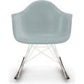 Eames Plastic Armchair Rar - 23 Ice Grey - White Base - Dark Maple - Matstolar - Charles & Ray Eames - Grå - Metall/trä/plast