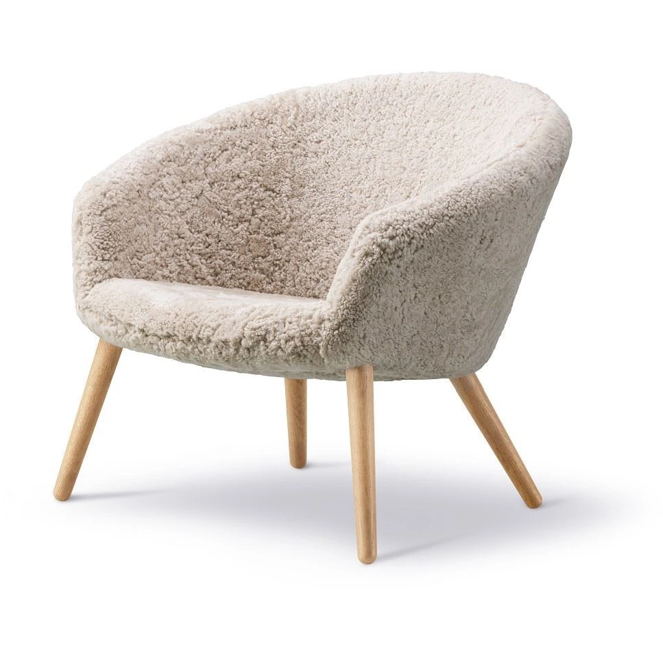 2631 Ditzel Lounge Chair Sh: 37 cm - Sheepskin Moonlight/oiled oak