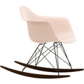 Eames Plastic Armchair Rar - 41 Pale Rose - Basic Dark Base - Dark Maple - Matstolar - Charles & Ray Eames - Rosa - Metall/trä/plast