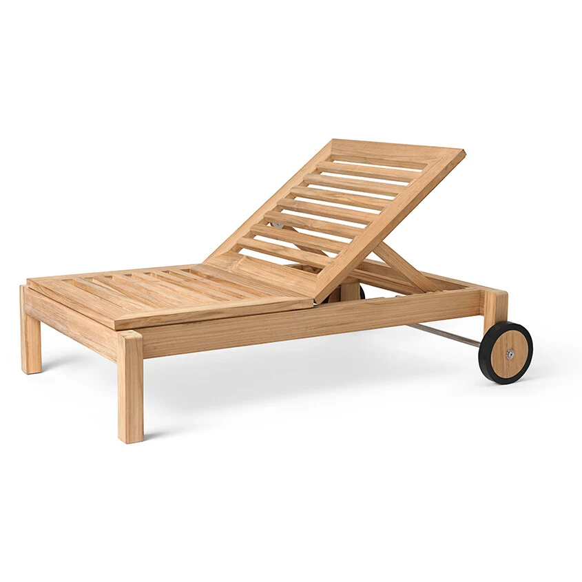 AH604 Outdoor Lounger from Carl Hansen & Søn