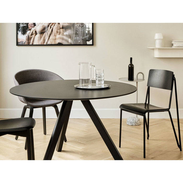 Photo of Petit Standard Clay Stained Oak / Clay Powder Coated Steel - Matstolar - Daniel Rybakken - Brun - Metall/trä