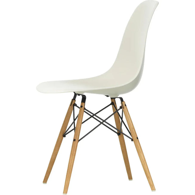 Photo of Eames Plastic Chair Dsw - 11 Pebble - Ash Honey Tone - Matstolar - Charles & Ray Eames - Vit - Metall/trä/plast