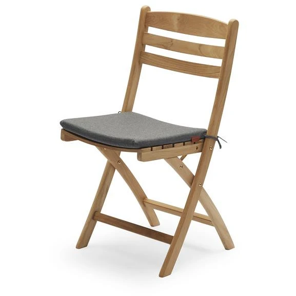 Photo of Skagerak cushion for Selandia chair from Fritz Hansen