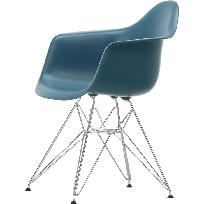 Eames Plastic Armchair Dar - 83 Sea Blue - Chrome Base - Matstolar - Charles & Ray Eames - Blå - Metall/plast