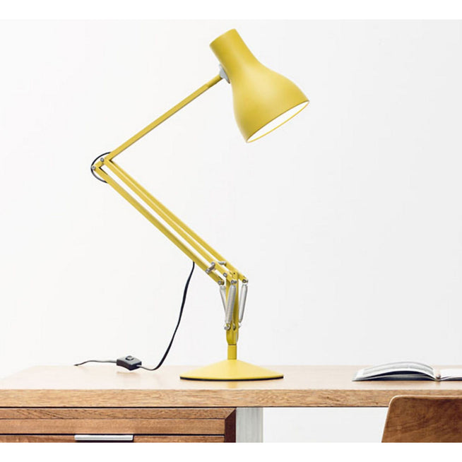 Photo of Type 75 Margaret Howell Yellow Ochre - Skrivbordslampor - Sir Kenneth Grange - Gul