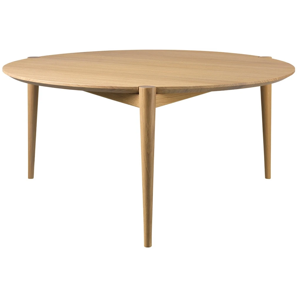 D102 Søs Coffee Table - lacquered oak, Ø85 x H40 cm