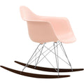 Eames Plastic Armchair Rar - 41 Pale Rose - Chrome Base - Dark Maple - Matstolar - Charles & Ray Eames - Rosa - Metall/trä/plast
