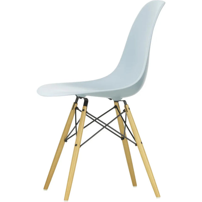 Photo of Eames Plastic Chair Dsw - 23 Ice Grey - Golden Maple - Matstolar - Charles & Ray Eames - Grå - Metall/trä/plast