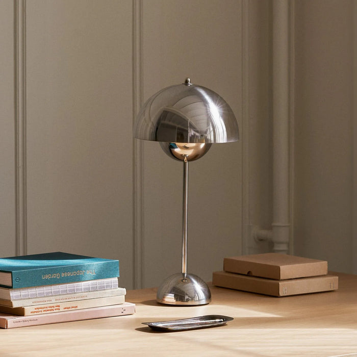 Photo of Flowerpot VP3 Table Lamp