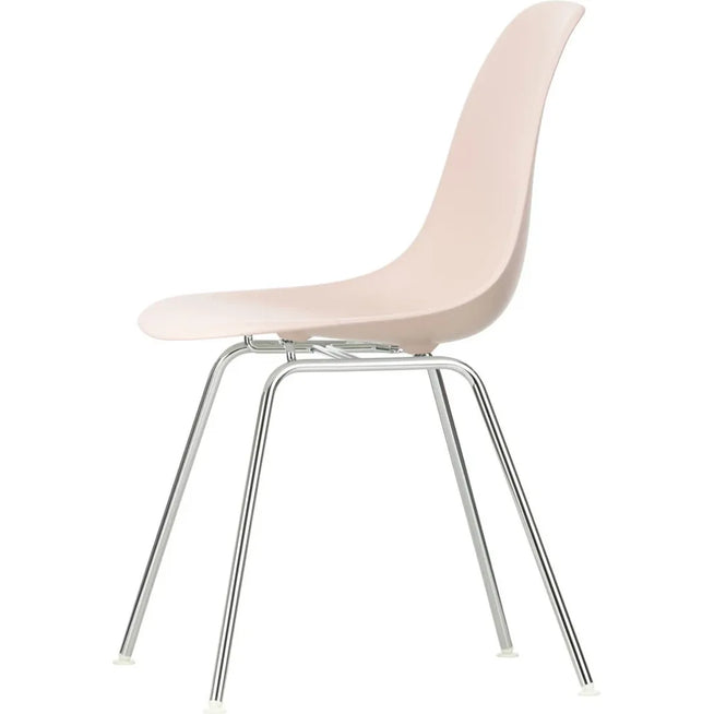 Photo of Eames Plastic Chair Dsx - 41 Pale Rose - Chrome Base - Matstolar - Charles & Ray Eames - Rosa - Metall/plast