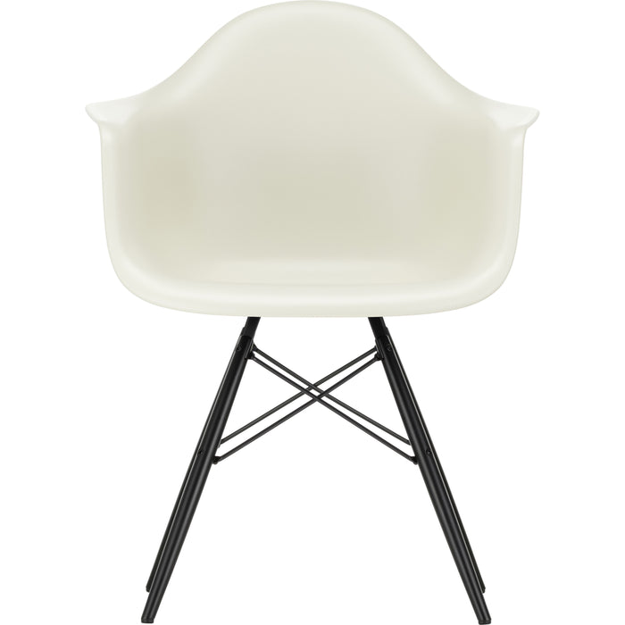 Eames Plastic Armchair Daw - 11 Pebble - Black Maple - Matstolar - Charles & Ray Eames - Vit - Metall/trä/plast