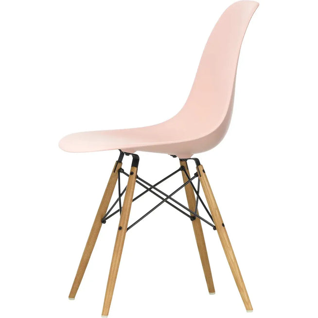 Photo of Eames Plastic Chair Dsw - 41 Pale Rose - Ash Honey Tone - Matstolar - Charles & Ray Eames - Rosa - Metall/trä/plast