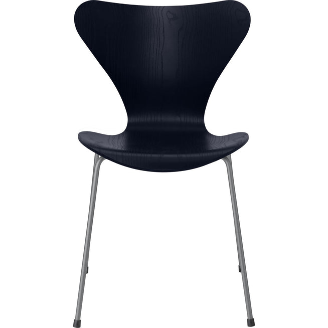 Photo of Sjuan 3107 Midnight Blue Coloured Ash/silver Grey - Dining chairs - Arne Jacobsen - Blue - Metal/wood