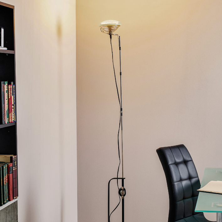 Toio Floor Lamp