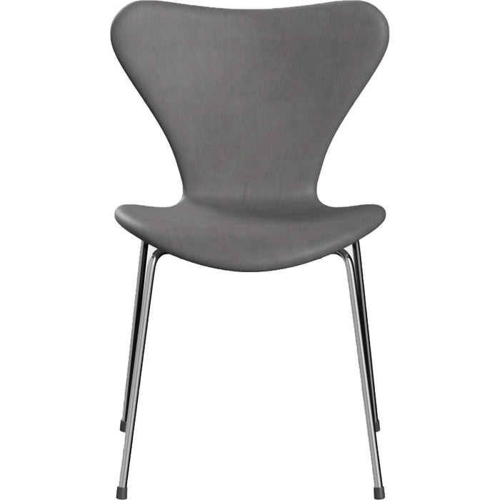 Photo of 3107 Sjuan - Fully upholstered, Leather, Embrace Concrete Grey - Dining chairs - Arne Jacobsen - Grey - Leather/metal/wood