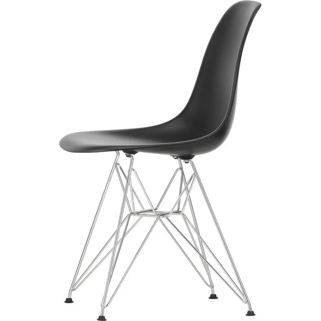 Photo of Eames Plastic Chair Dsr - 12 Deep Black - Chrome Base - Matstolar - Charles & Ray Eames - Svart - Metall/plast