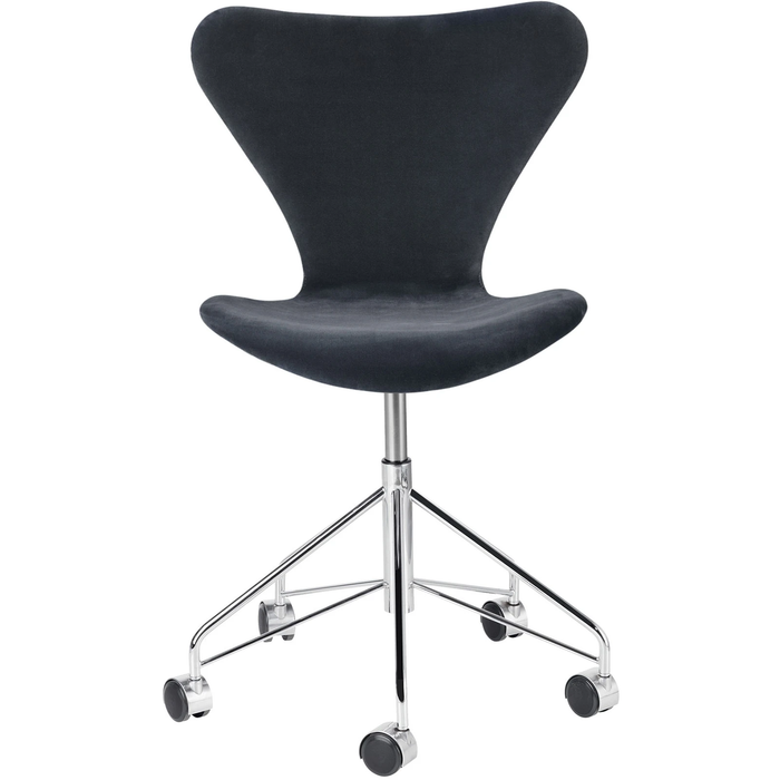 Photo of 3117 Sjuan, Fully Upholstered, Base Chromed - Desk chairs - Arne Jacobsen 6