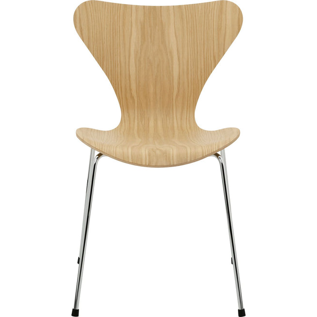 Photo of 3107 Sjuan - Oak veneer - Dining chairs - Arne Jacobsen - Wood-coloured - Metal/wood