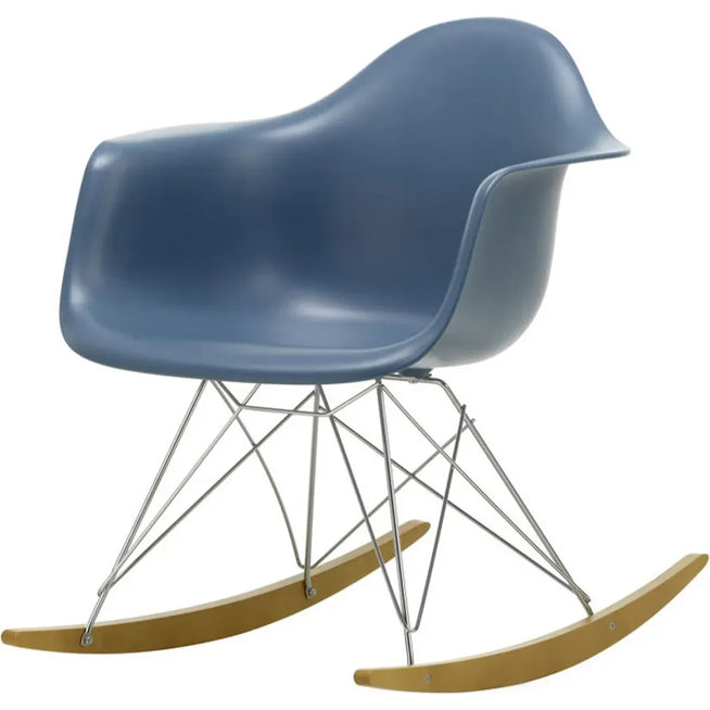 Photo of Eames Plastic Armchair Rar - 83 Sea Blue - Chrome Base - Golden Maple - Matstolar - Charles & Ray Eames - Blå - Metall/trä/plast