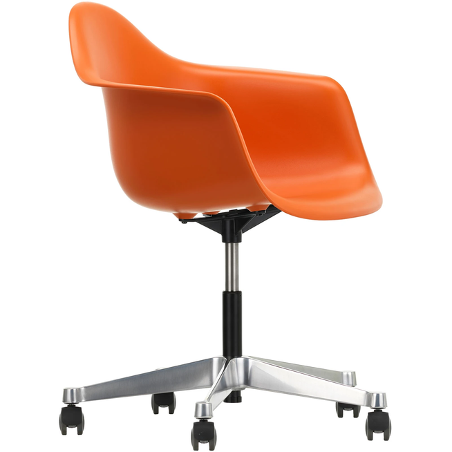 Photo of Eames Plastic Armchair Pacc - 43 Rusty Orange - Castors Soft - Skrivbordsstolar - Charles & Ray Eames - Orange