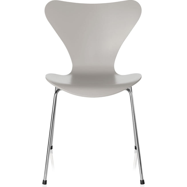 Photo of 3107 Sjuan, lacquered beech veneer, Nine Grey - Dining chairs - Arne Jacobsen - Grey - Metal/wood