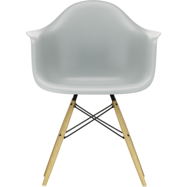 Photo of Eames Plastic Armchair Daw - 24 Light Grey - Ash Honey Tone - Matstolar - Charles & Ray Eames - Grå - Metall/trä/plast