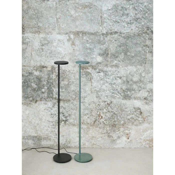 Photo of Oblique F Floor Lamp 2700k Usb-c Glossy
