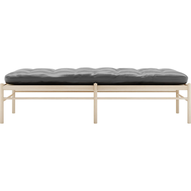 Photo of Carl Hansen - Ow150, Soaped oak, Leather group A Loke