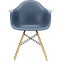 Eames Plastic Armchair Daw - 83 Sea Blue - Ash Honey Tone - Matstolar - Charles & Ray Eames - Blå - Metall/trä/plast