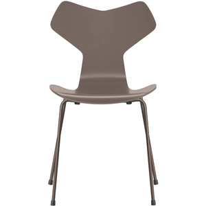 Photo of 3130 Grand Prix, Lackad, Deep Clay, Underrede Brown Bronze - Matstolar - Arne Jacobsen - Beige - Metall/trä