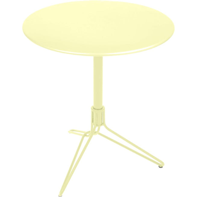 Photo of Flower Pedestal Table Frosted Lemon A6 - Matbord Utomhus - Harald Guggenbichler - Gul - Metall
