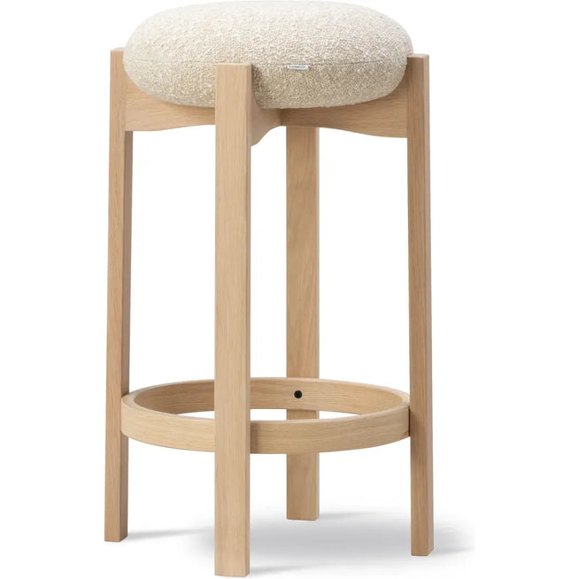 Photo of Pioneer Stool 6831 / By Maria Bruun - Skammel - Zero 0001 / Oak Lacquered - Ø42 X H77 Cm