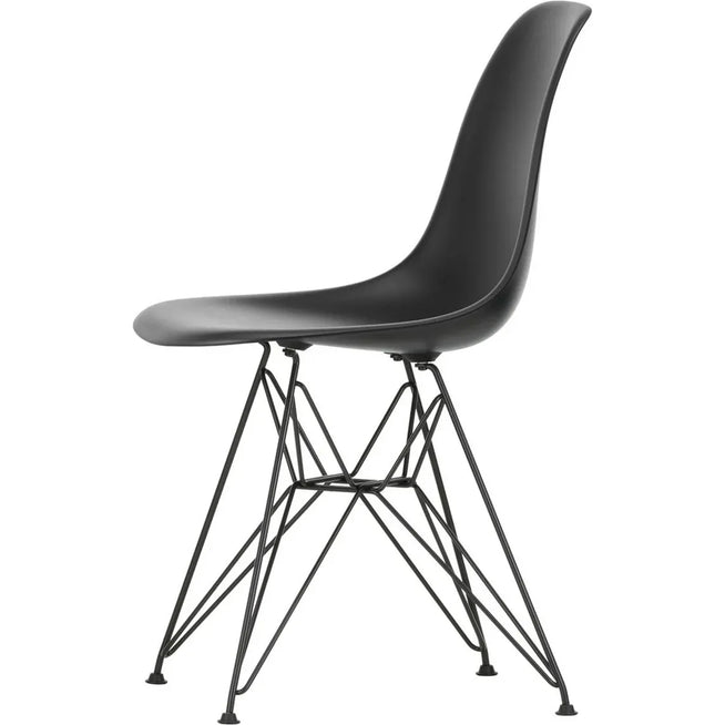 Photo of Eames Plastic Chair Dsr - 12 Deep Black - Basic Dark Base - Matstolar - Charles & Ray Eames - Svart - Metall/plast