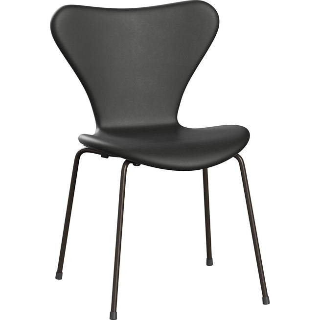 Photo of 3107 Sjuan, Fully Upholstered, Base Black - Dining chairs - Arne Jacobsen - Black - Leather/metal/wood