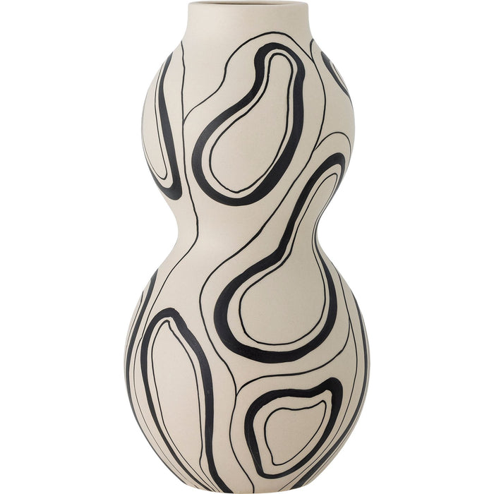 Photo of Nicola Vase