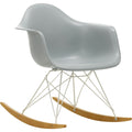 Eames Plastic Armchair Rar - 24 Light Grey - White Base - Golden Maple - Matstolar - Charles & Ray Eames - Grå - Metall/trä/plast