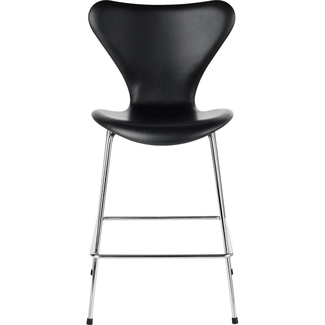 Photo of 3187 Sjuan - Fully upholstered, Leather, Essential Black - Bar stools & Bar stools - Arne Jacobsen - Black - Leather/metal/wood