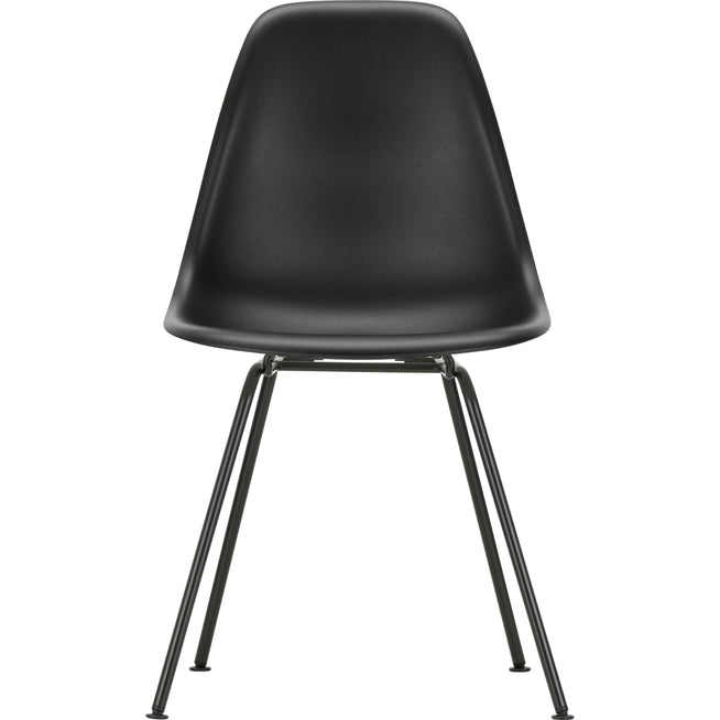 Photo of Eames Plastic Chair Dsx - 12 Deep Black - Basic Dark Base - Matstolar - Charles & Ray Eames - Svart - Metall/plast