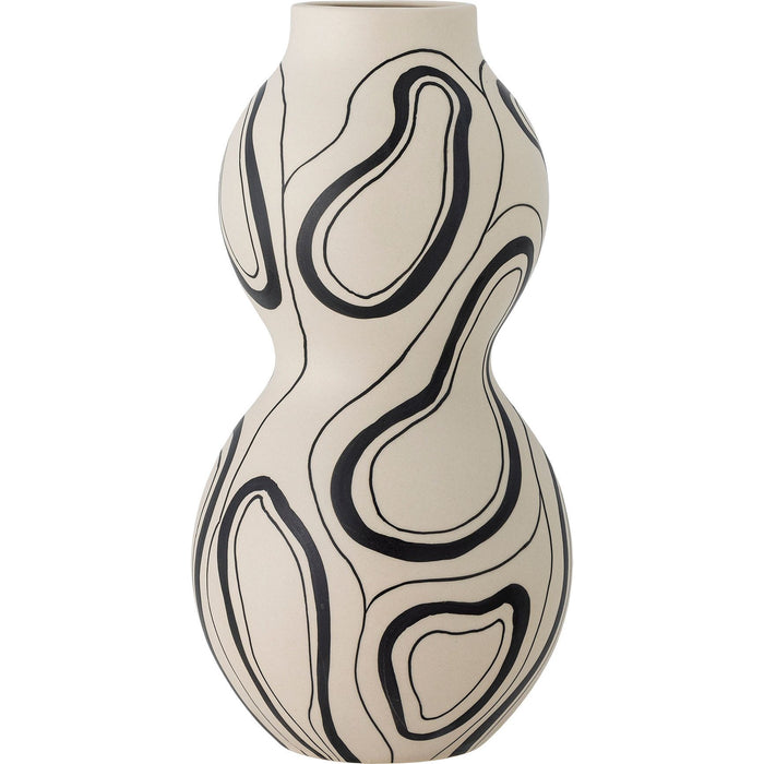 Photo of Nicola Vase