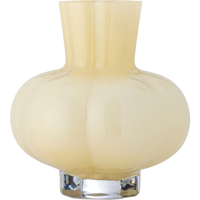 Photo of Alyssa Vase