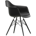 Eames Plastic Armchair Daw - 12 Deep Black - Black Maple - Matstolar - Charles & Ray Eames - Svart - Metall/trä/plast