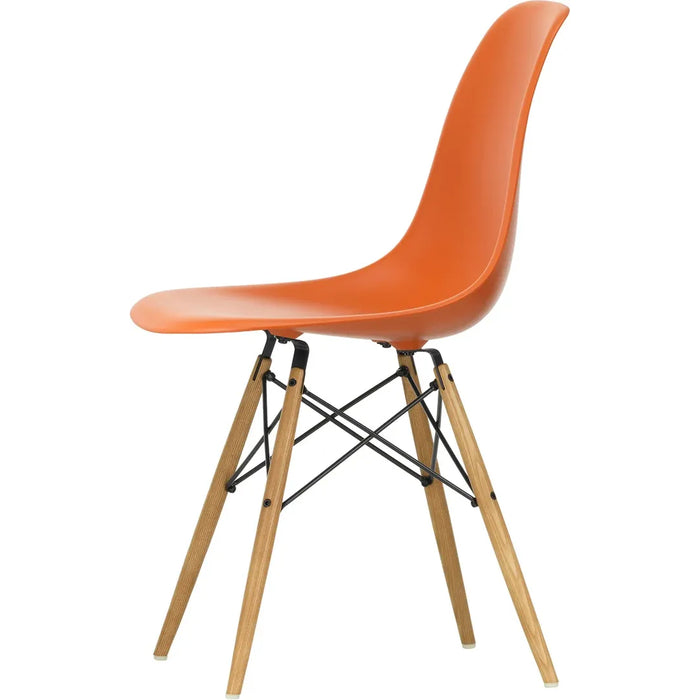 Eames Plastic Chair Dsw - 43 Rusty Orange - Ash Honey Tone - Matstolar - Charles & Ray Eames - Orange - Metall/trä/plast