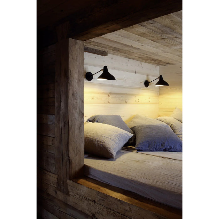 Photo of Mantis BS5 SW Wall Lamp