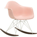 Eames Plastic Armchair Rar - 41 Pale Rose - White Base - Dark Maple - Matstolar - Charles & Ray Eames - Rosa - Metall/trä/plast
