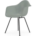 Eames Plastic Armchair Dax - 24 Light Grey - Basic Dark Base - Matstolar - Charles & Ray Eames - Grå - Metall/plast
