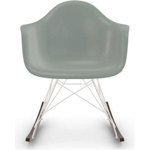 Eames Plastic Armchair Rar - 24 Light Grey - White Base - Dark Maple - Matstolar - Charles & Ray Eames - Grå - Metall/trä/plast