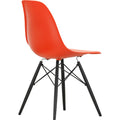 Eames Plastic Chair Dsw - 03 Poppy Red - Black Maple - Matstolar - Charles & Ray Eames - Röd - Metall/trä/plast