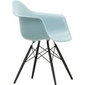 Eames Plastic Armchair Daw - 23 Ice Grey - Black Maple - Matstolar - Charles & Ray Eames - Grå - Metall/trä/plast