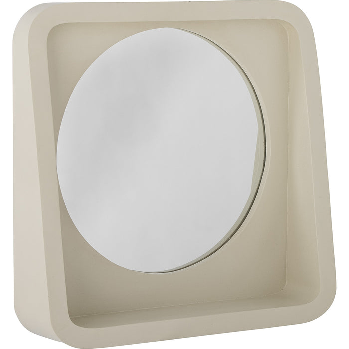 Photo of Phoebe Mirror