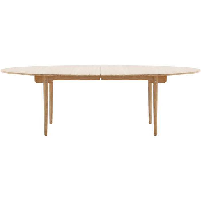 Photo of Carl Hansen - Ch339, clear lacquered oak, with space for 4 extension leaves - dining table - Hans J. Wegner - wood-coloured - wood